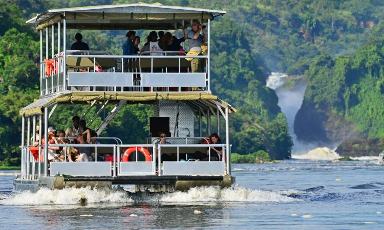 cruise-murchison-falls-bakers-lodge-uganda-yellow-zebra-safaris-1-750x450